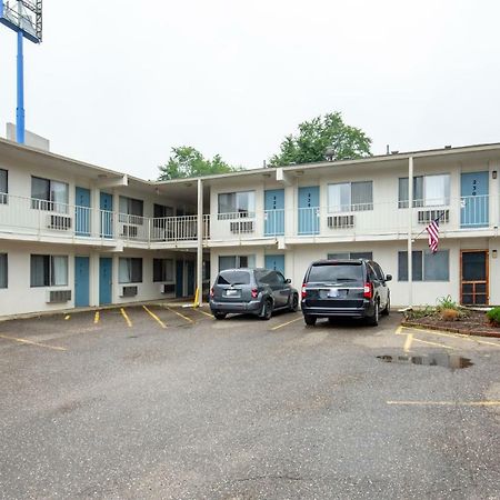 Days Inn By Wyndham New Philadelphia Exterior foto