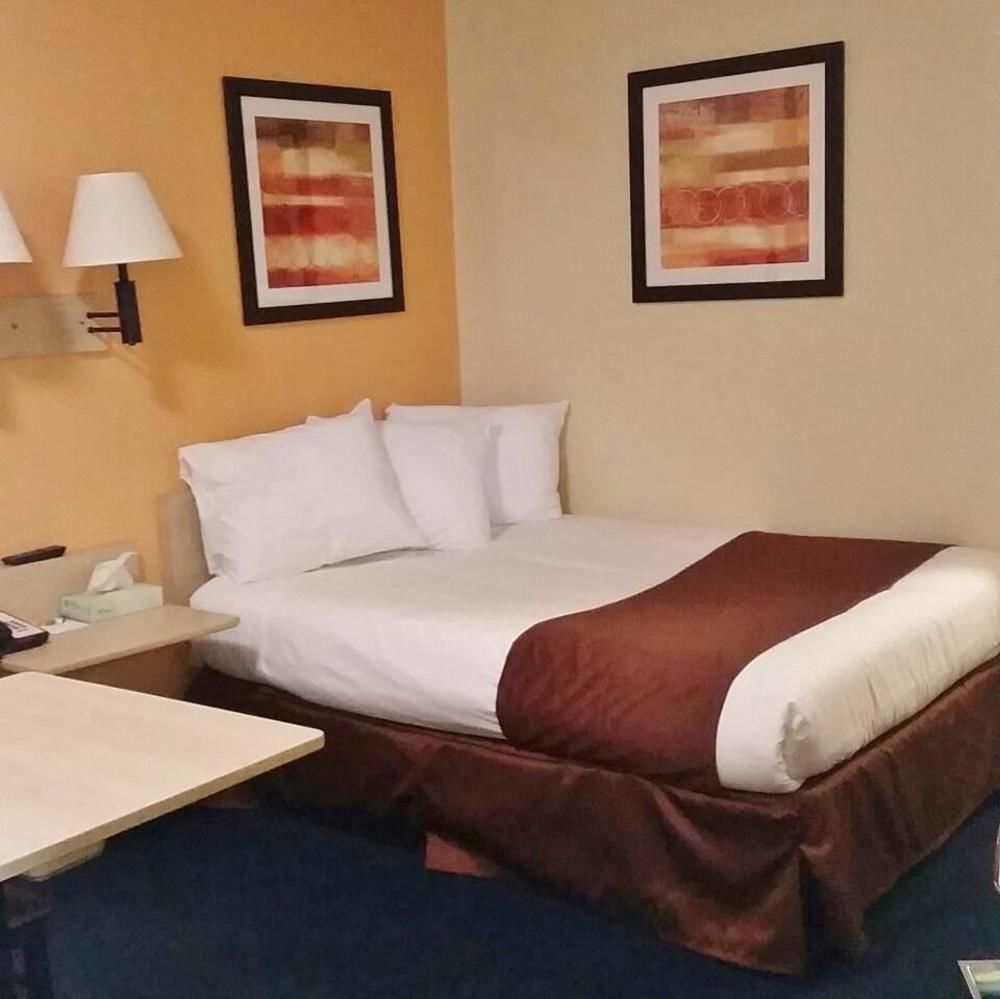 Days Inn By Wyndham New Philadelphia Exterior foto
