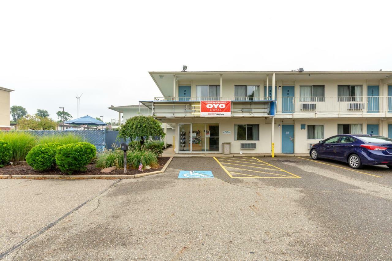 Days Inn By Wyndham New Philadelphia Exterior foto